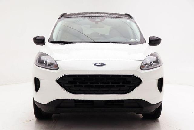 Photo of 2022 Star White Metallic Tri-Coat Ford Escape