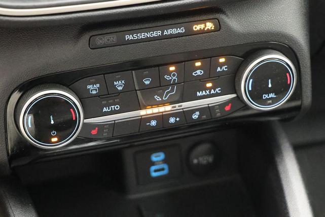 Photo of 2022 Star White Metallic Tri-Coat Ford Escape