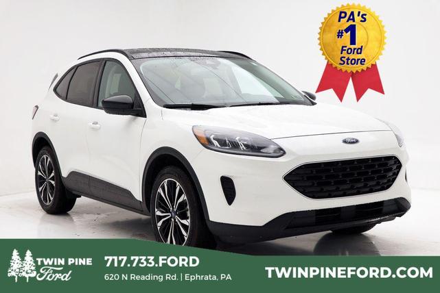 Photo of 2022 Star White Metallic Tri-Coat Ford Escape