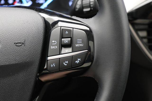 Photo of 2022 Star White Metallic Tri-Coat Ford Escape