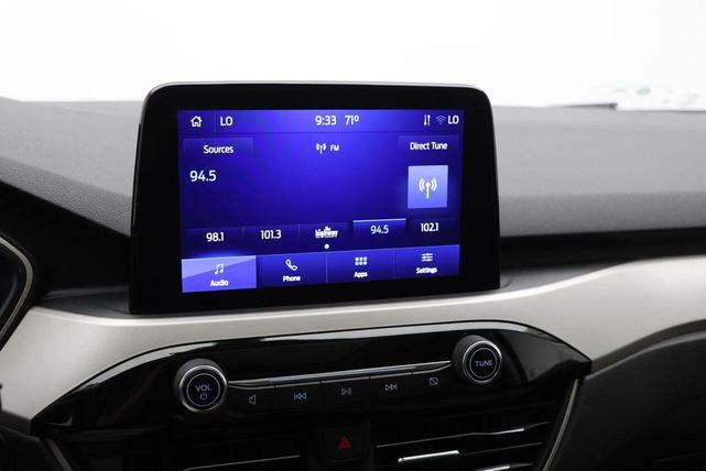 Photo of 2022 Star White Metallic Tri-Coat Ford Escape