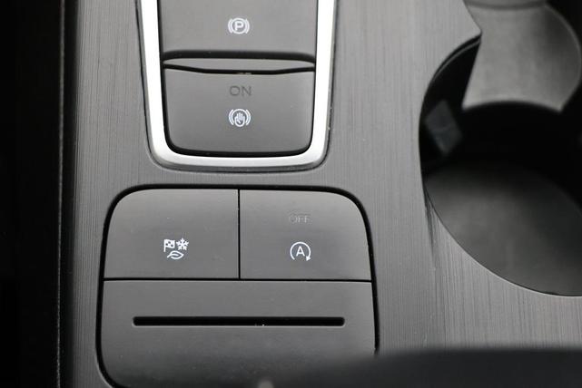 Photo of 2022 Star White Metallic Tri-Coat Ford Escape
