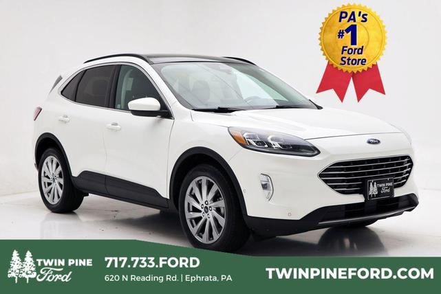 Photo of 2022 Star White Metallic Tri-Coat Ford Escape