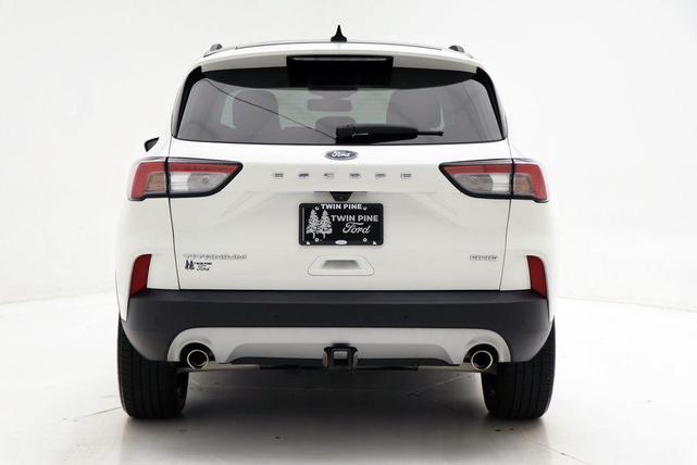 Photo of 2022 Star White Metallic Tri-Coat Ford Escape