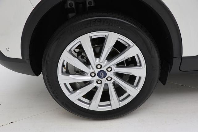 Photo of 2022 Star White Metallic Tri-Coat Ford Escape