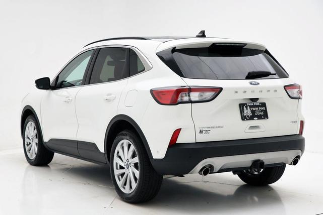 Photo of 2022 Star White Metallic Tri-Coat Ford Escape