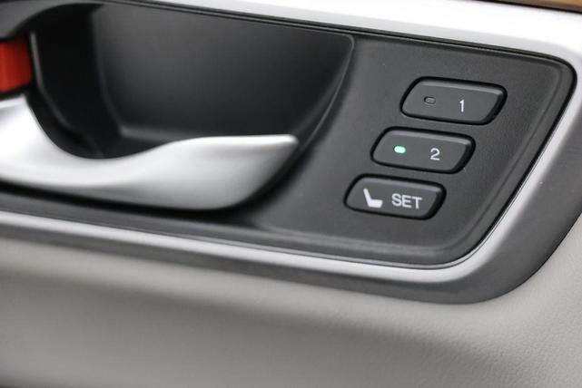 Photo of 2018 Gray Honda CR-V