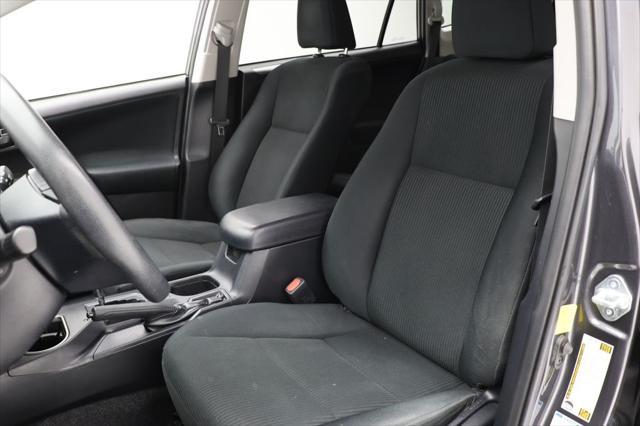 Photo of 2016 Magnetic Gray Metallic Toyota RAV4