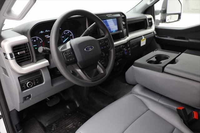 Photo of 2025 Oxford White Ford F-350