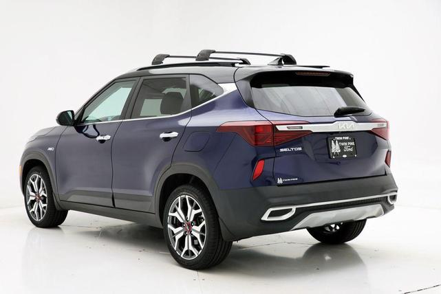 Photo of 2023 Dark Ocean Blue/Black Roof Kia Seltos