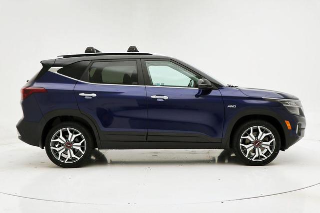 Photo of 2023 Dark Ocean Blue/Black Roof Kia Seltos