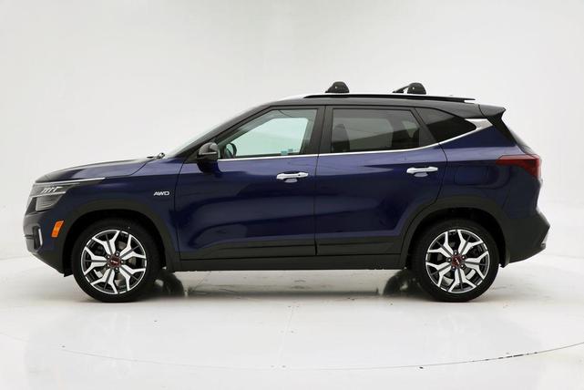 Photo of 2023 Dark Ocean Blue/Black Roof Kia Seltos