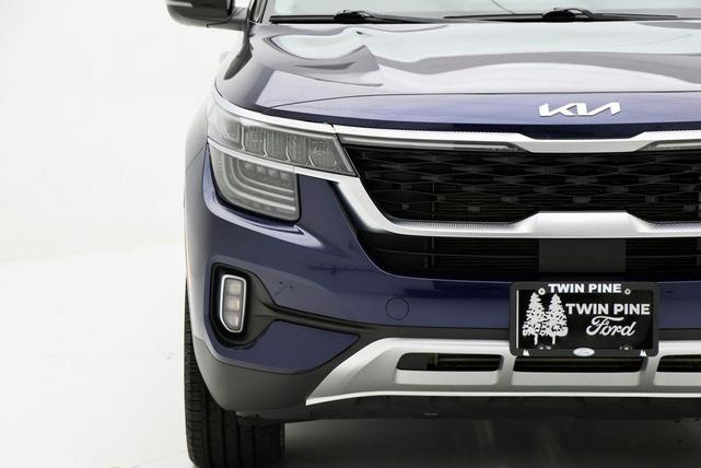 Photo of 2023 Dark Ocean Blue/Black Roof Kia Seltos