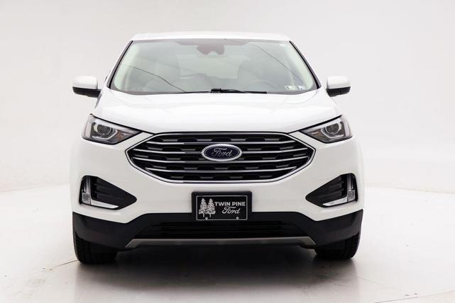 Photo of 2022 Oxford White Ford Edge
