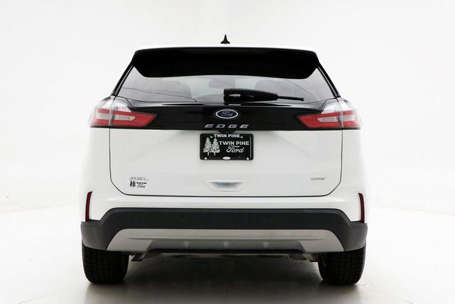 Photo of 2022 Oxford White Ford Edge