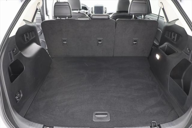 Photo of 2024 Oxford White Ford Edge