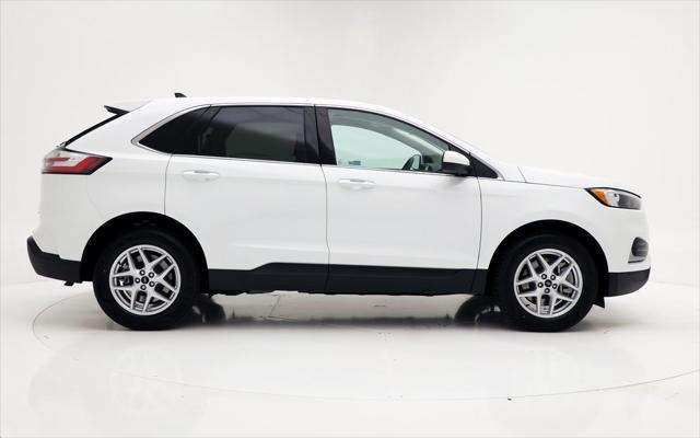 Photo of 2024 Oxford White Ford Edge