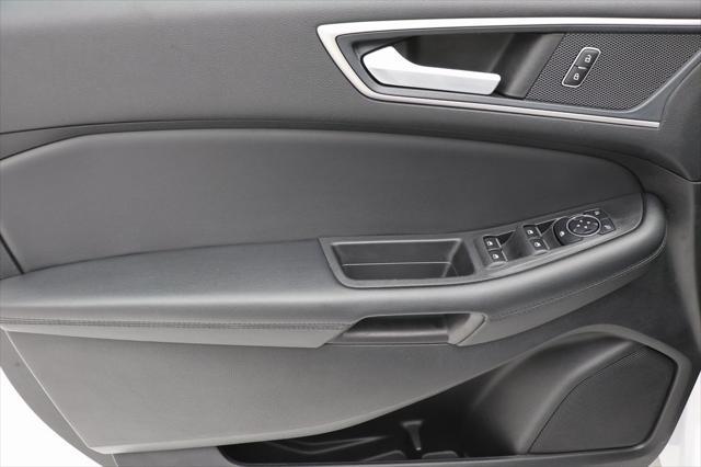 Photo of 2024 Oxford White Ford Edge