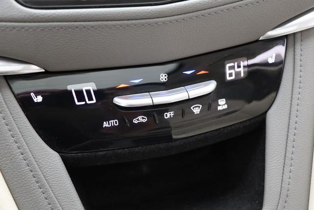 Photo of 2017 Radiant Silver Metallic Cadillac XT5