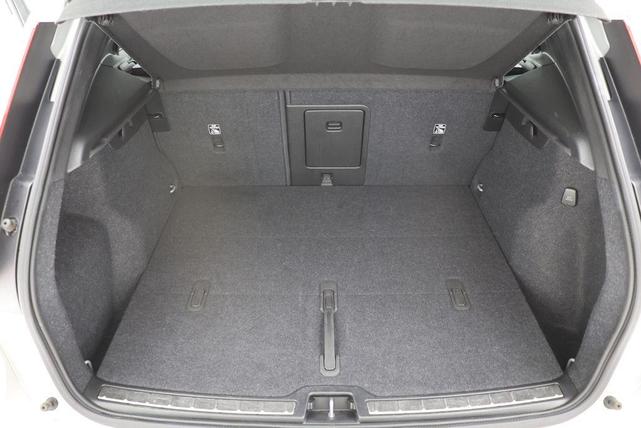 Photo of 2025 Silver Dawn Metallic Volvo XC40
