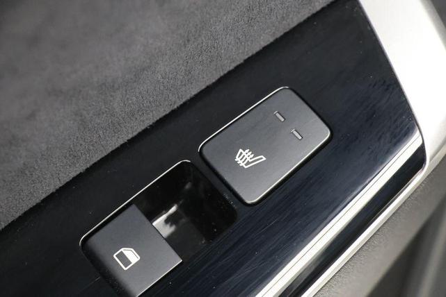 Photo of 2023 Aurora Black Pearl Kia EV6