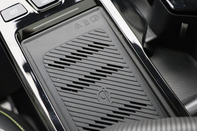 Photo of 2023 Aurora Black Pearl Kia EV6