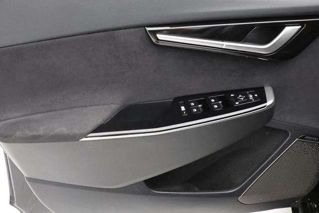 Photo of 2023 Aurora Black Pearl Kia EV6