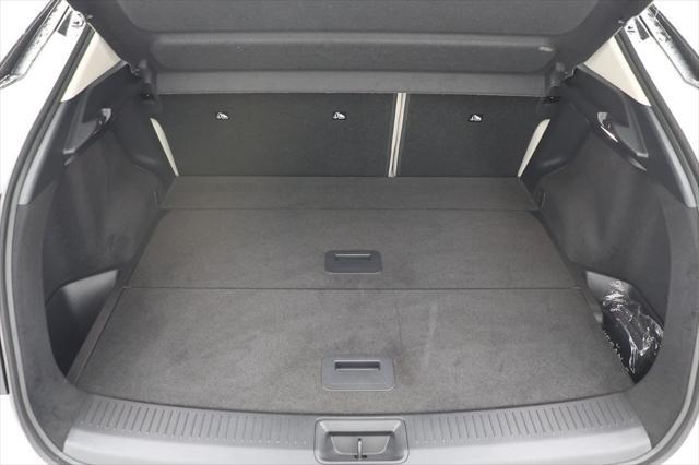 Photo of 2023 Everest White Pearl Tricoat/Black Diamond Pearl Nissan ARIYA