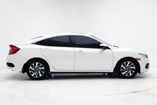Photo of 2016 Taffeta White Honda Civic