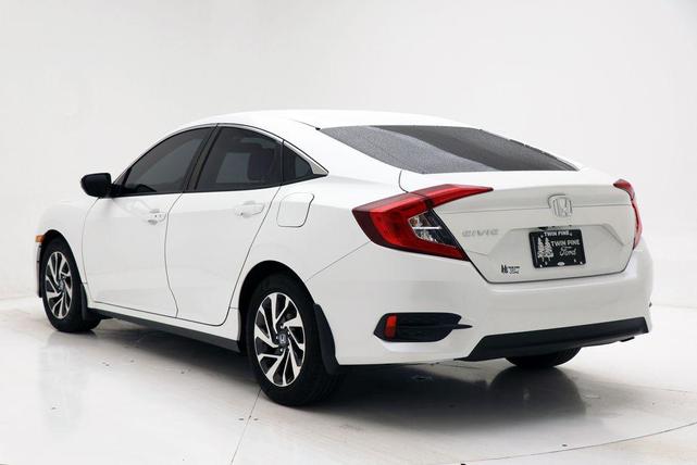 Photo of 2016 Taffeta White Honda Civic