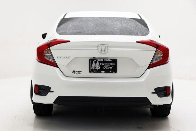 Photo of 2016 Taffeta White Honda Civic