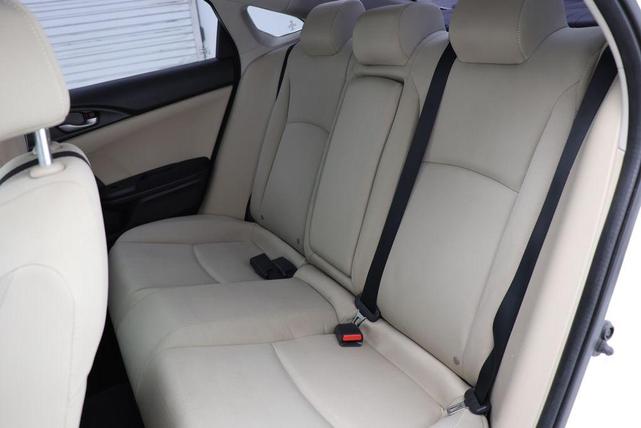Photo of 2016 Taffeta White Honda Civic