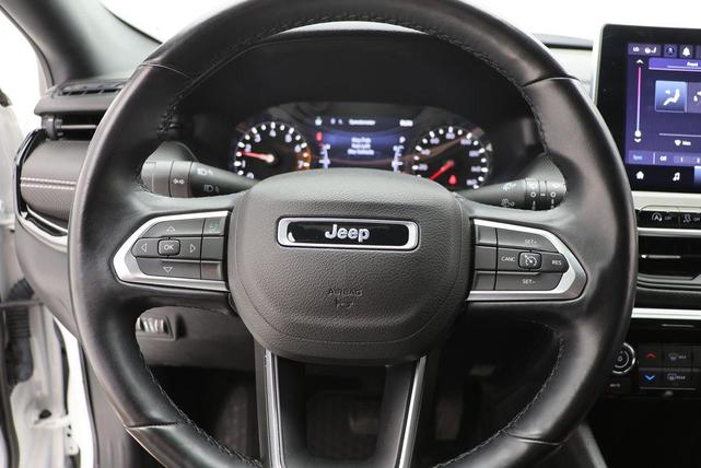 Photo of 2022 Bright White Clearcoat Jeep Compass