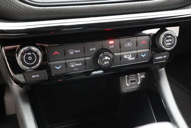 Photo of 2022 Bright White Clearcoat Jeep Compass