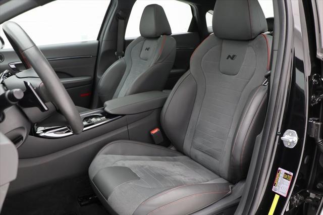 Photo of 2022 Phantom Black Hyundai SONATA
