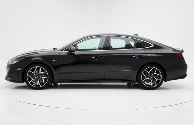 Photo of 2022 Phantom Black Hyundai SONATA