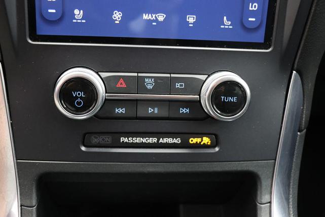 Photo of 2024 Carbonized Gray Metallic Ford Edge