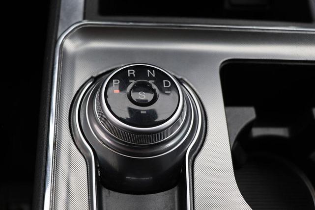 Photo of 2024 Carbonized Gray Metallic Ford Edge
