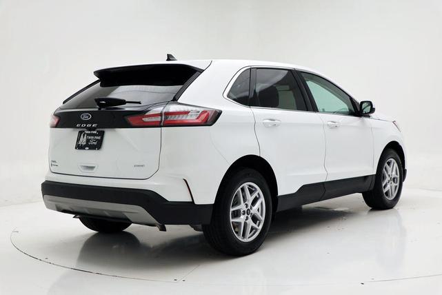 Photo of 2024 Oxford White Ford Edge