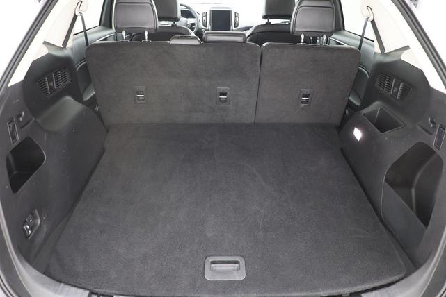 Photo of 2024 Oxford White Ford Edge