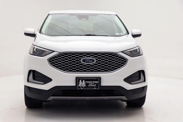 Photo of 2024 Oxford White Ford Edge