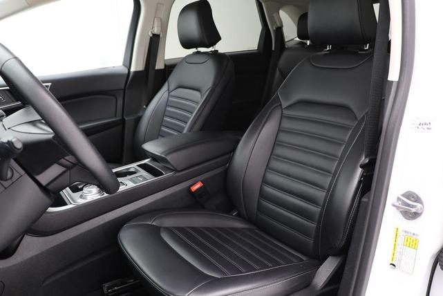Photo of 2024 Oxford White Ford Edge