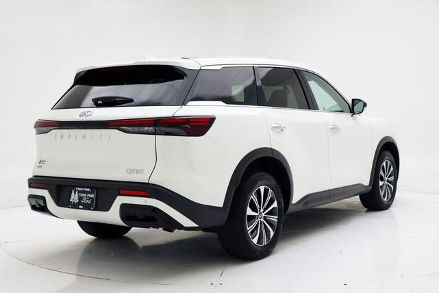 Photo of 2024 Majestic White INFINITI QX60