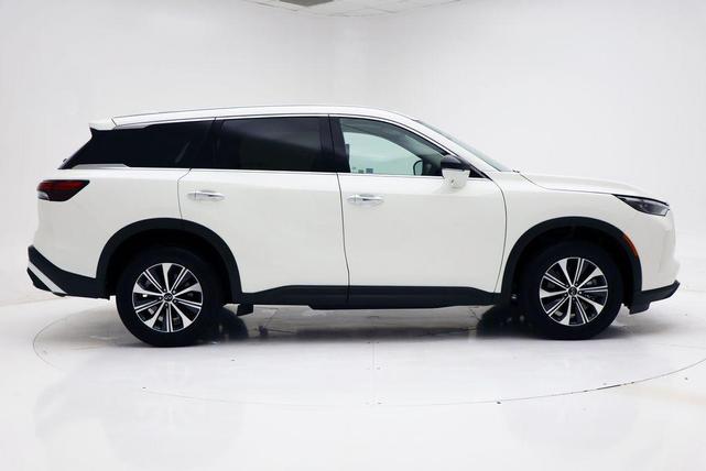 Photo of 2024 Majestic White INFINITI QX60