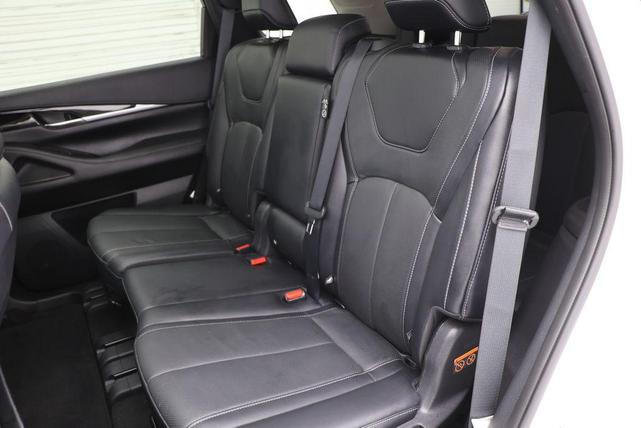 Photo of 2024 Majestic White INFINITI QX60