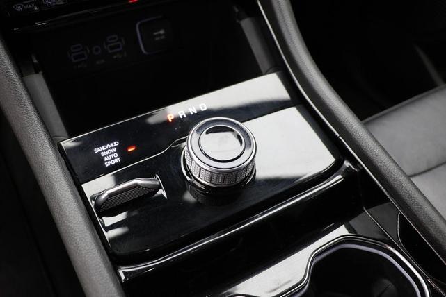 Photo of 2023 Bright White Clearcoat Jeep Grand Cherokee L
