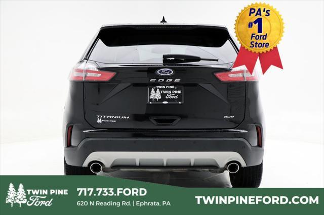 Photo of 2024 Black Metallic Ford Edge