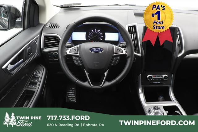 Photo of 2024 Black Metallic Ford Edge