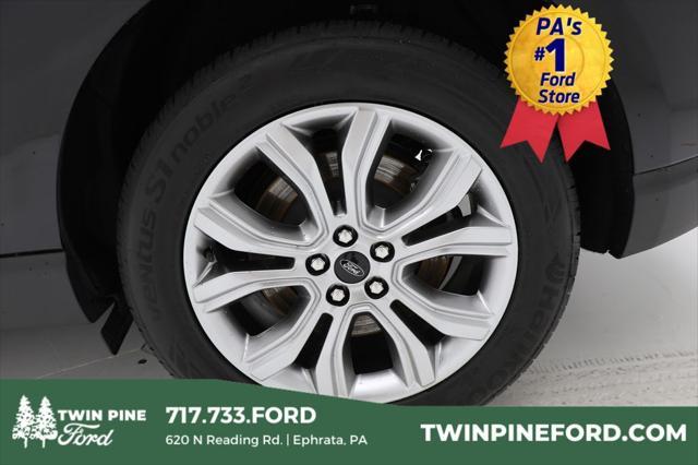 Photo of 2024 Black Metallic Ford Edge