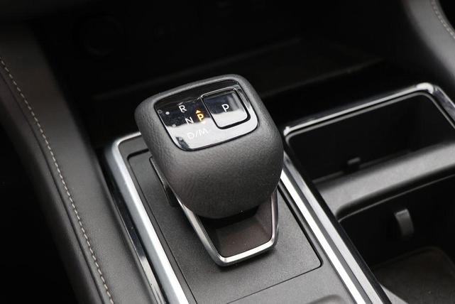 Photo of 2022 Scarlet Ember Tintcoat Nissan Pathfinder